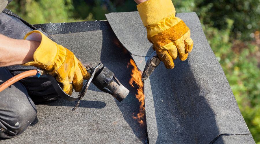 Professional gutter cleaning in Ecru, MS